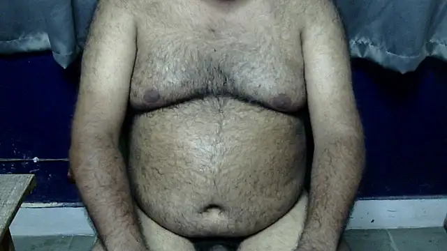 Snapshot of hairysubcub_70 chatting on June 25, 5:17 pm hairysubcub 70 online show from June 25, 5:17 pm