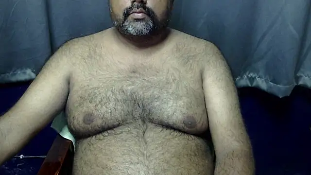 Snapshot of hairysubcub_70 chatting on June 26, 8:19 am hairysubcub 70 online show from June 26, 8:19 am
