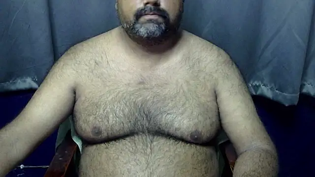 Snapshot of hairysubcub_70 chatting on June 27, 7:02 am hairysubcub 70 online show from June 27, 7:02 am