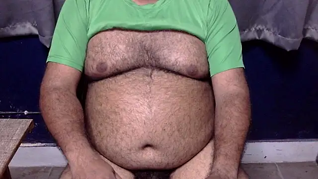 Snapshot of hairysubcub_70 chatting on June 27, 12:22 pm hairysubcub 70 online show from June 27, 12:22 pm