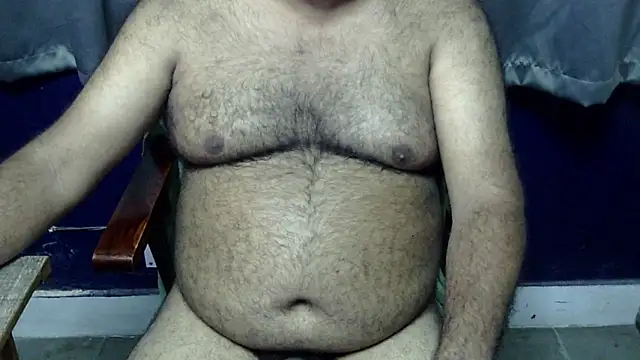 Snapshot of hairysubcub_70 chatting on June 29, 6:41 am hairysubcub 70 online show from June 29, 6:41 am
