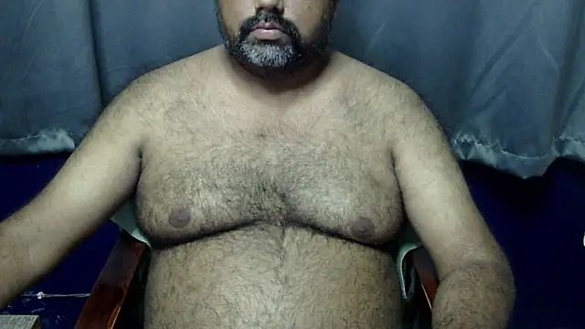 Snapshot of hairysubcub_70 chatting on June 29, 10:48 am hairysubcub 70 online show from June 29, 10:48 am