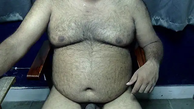 Snapshot of hairysubcub_70 chatting on July 1, 4:14 am hairysubcub 70 online show from July 1, 4:14 am