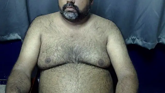 Snapshot of hairysubcub_70 chatting on July 5, 7:04 am hairysubcub 70 online show from July 5, 7:04 am