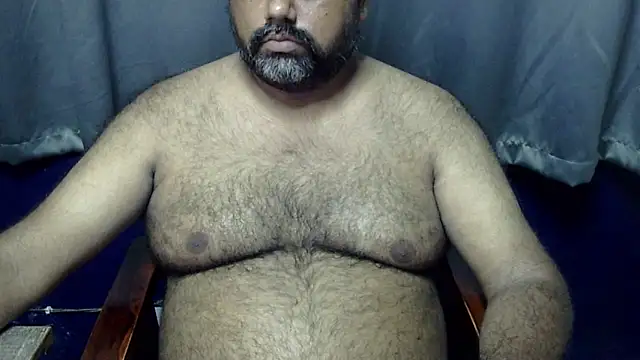 Snapshot of hairysubcub_70 chatting on July 6, 10:56 am hairysubcub 70 online show from July 6, 10:56 am