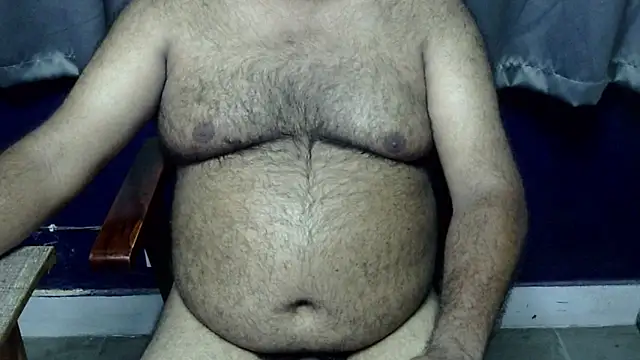 Snapshot of hairysubcub_70 chatting on July 7, 7:23 am hairysubcub 70 online show from July 7, 7:23 am