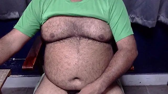 Snapshot of hairysubcub_70 chatting on July 10, 4:28 am hairysubcub 70 online show from July 10, 4:28 am