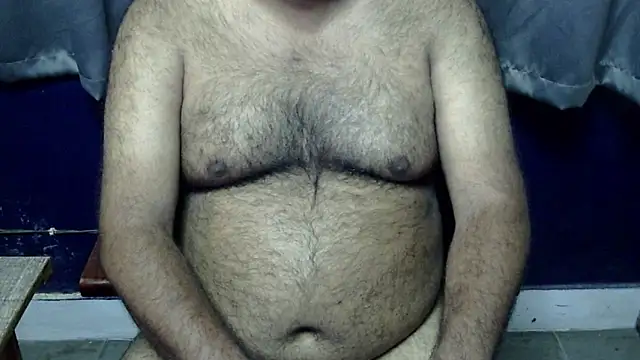 Snapshot of hairysubcub_70 chatting on July 11, 6:27 am hairysubcub 70 online show from July 11, 6:27 am