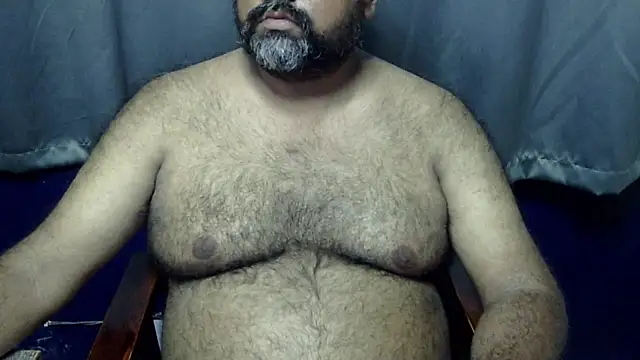 Snapshot of hairysubcub_70 chatting on July 16, 7:25 am hairysubcub 70 online show from July 16, 7:25 am