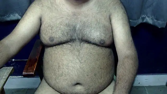 Snapshot of hairysubcub_70 chatting on July 17, 4:30 am hairysubcub 70 online show from July 17, 4:30 am