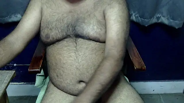 Snapshot of hairysubcub_70 chatting on July 21, 4:42 pm hairysubcub 70 online show from July 21, 4:42 pm