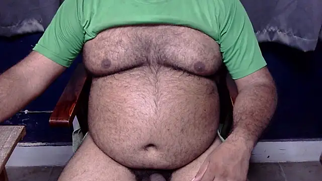 Snapshot of hairysubcub_70 chatting on July 24, 4:21 am hairysubcub 70 online show from July 24, 4:21 am