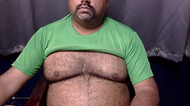 Snapshot of hairysubcub_70 chatting on July 26, 5:26 am hairysubcub 70 online show from July 26, 5:26 am