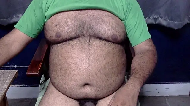 Snapshot of hairysubcub_70 chatting on July 27, 5:36 am hairysubcub 70 online show from July 27, 5:36 am