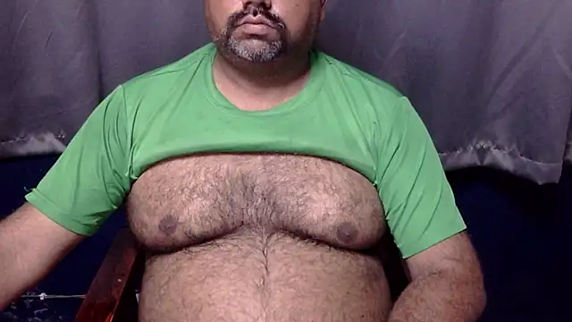 Snapshot of hairysubcub_70 chatting on July 29, 4:10 am hairysubcub 70 online show from July 29, 4:10 am