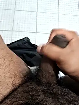 Snapshot of Gerardo31017 chatting on November 17, 6:19 am Gerardo31017 online show from November 17, 6:19 am