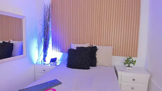 GenesisRuiz online show from February 25, 1:43 pm