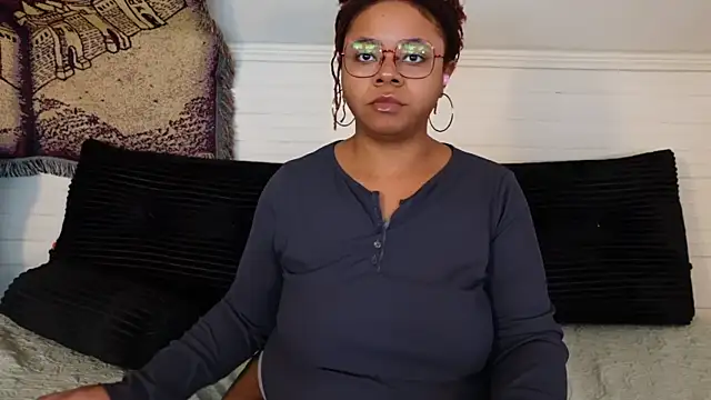 Snapshot of -khayaparker chatting on June 1, 12:18 pm -khayaparker online show from June 1, 12:18 pm