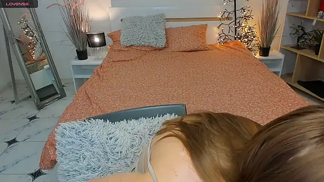 Snapshot of CharmedDoll chatting on January 25, 8:00 am CharmedDoll online show from January 25, 8:00 am