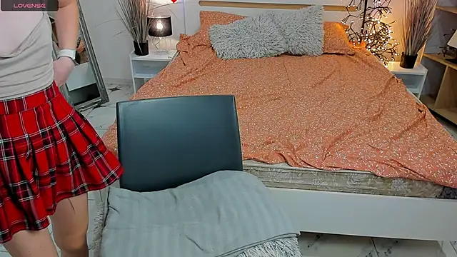 Snapshot of CharmedDoll chatting on March 4, 4:41 pm CharmedDoll online show from March 4, 4:41 pm