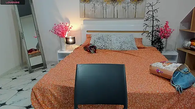 Snapshot of CharmedDoll chatting on October 16, 12:28 pm CharmedDoll online show from October 16, 12:28 pm