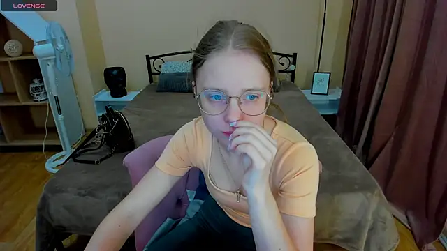CharmedDoll online show from June 20, 12:19 pm