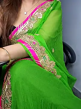 Snapshot of aliyaah_singh chatting on January 17, 9:17 pm aliyaah singh online show from January 17, 9:17 pm