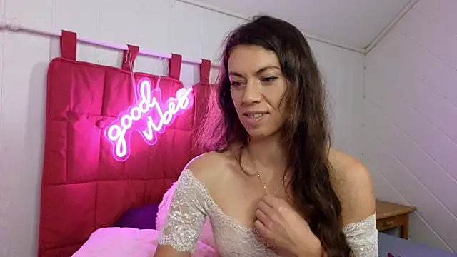 Snapshot of TiffanyDollxxx chatting on November 6, 9:48 pm TiffanyDollxxx online show from November 6, 9:48 pm