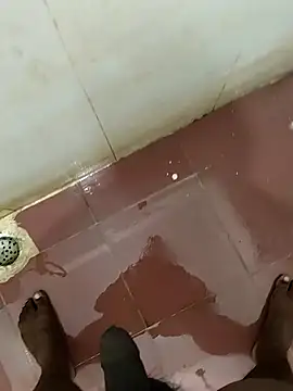 dinesh682 online show from October 9, 1:14 am