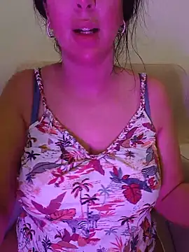 Snapshot of Queen_sousou chatting on July 1, 8:52 pm Queen sousou online show from July 1, 8:52 pm