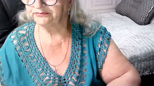Snapshot of LolkaAlyss chatting on June 1, 7:48 pm LolkaAlyss online show from June 1, 7:48 pm