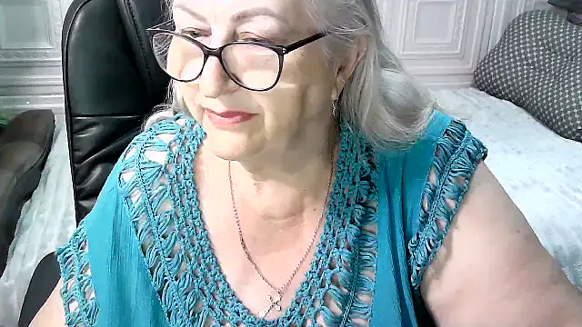 Snapshot of LolkaAlyss chatting on June 2, 7:54 am LolkaAlyss online show from June 2, 7:54 am