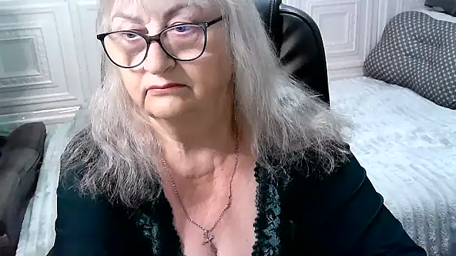 Snapshot of LolkaAlyss chatting on June 4, 4:07 am LolkaAlyss online show from June 4, 4:07 am