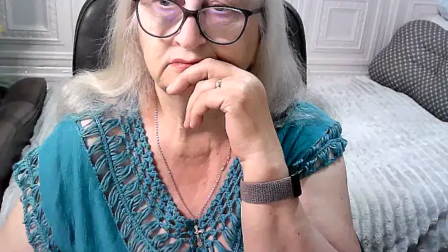 Snapshot of LolkaAlyss chatting on June 8, 6:47 am LolkaAlyss online show from June 8, 6:47 am