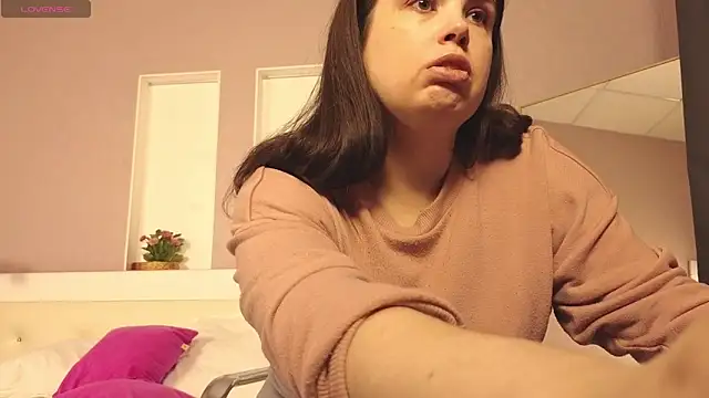 BattyMoll online show from February 5, 11:02 am