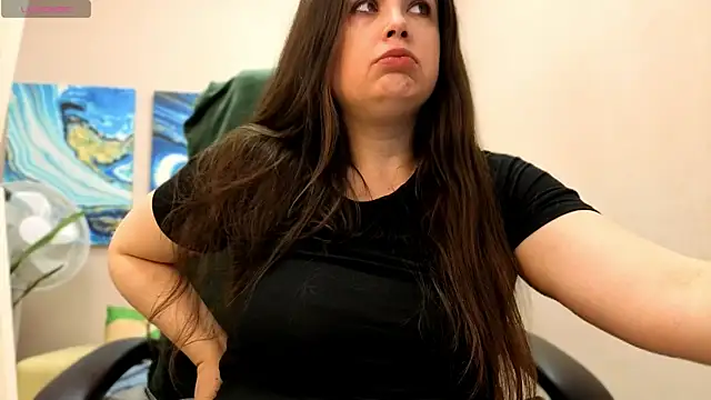 BattyMoll online show from December 4, 8:50 pm