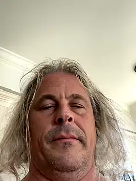 Snapshot of zeus337 chatting on November 9, 4:05 pm zeus337 online show from November 9, 4:05 pm
