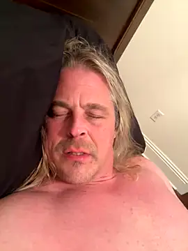 Snapshot of zeus337 chatting on November 19, 2:44 am zeus337 online show from November 19, 2:44 am