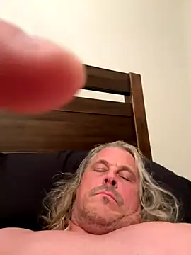 Snapshot of zeus337 chatting on December 5, 3:15 am zeus337 online show from December 5, 3:15 am