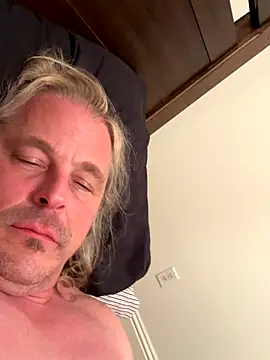 Snapshot of zeus337 chatting on December 14, 7:47 am zeus337 online show from December 14, 7:47 am