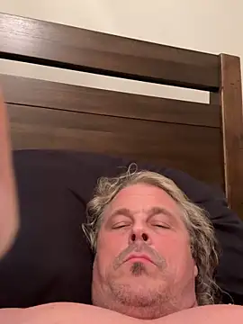 Snapshot of zeus337 chatting on January 7, 3:20 am zeus337 online show from January 7, 3:20 am