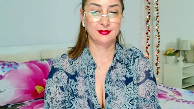 Snapshot of Tyana40 chatting on May 15, 11:12 pm Tyana40 online show from May 15, 11:12 pm