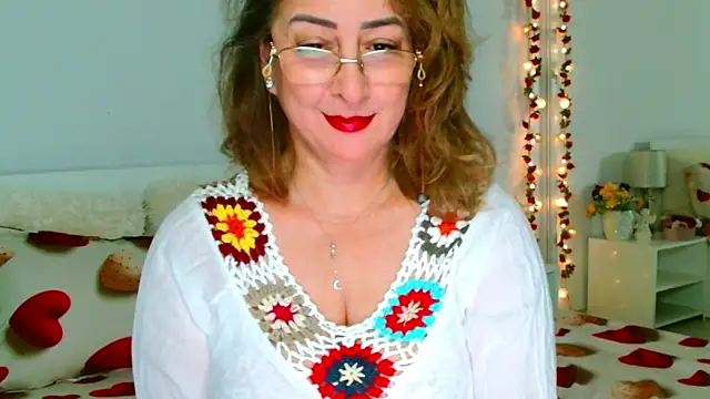 Snapshot of Tyana40 chatting on June 15, 1:08 am Tyana40 online show from June 15, 1:08 am