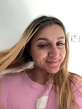 Snapshot of NicolePlay chatting on May 16, 4:53 am NicolePlay online show from May 16, 4:53 am