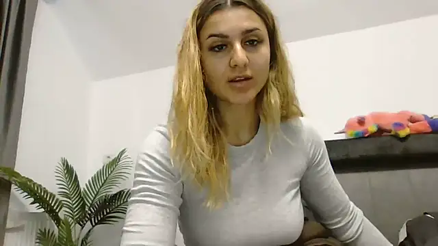 Snapshot of NicolePlay chatting on June 12, 11:09 am NicolePlay online show from June 12, 11:09 am