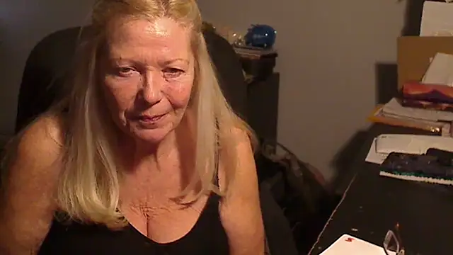 XTRAHORNYONE online show from March 2, 3:45 am