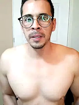 Snapshot of towers_j chatting on March 19, 11:47 pm towers j online show from March 19, 11:47 pm