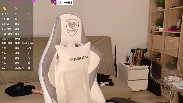 aliiiiiina online show from January 8, 11:54 am