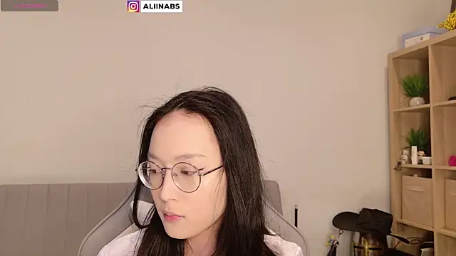 aliiiiiina online show from January 16, 6:37 pm