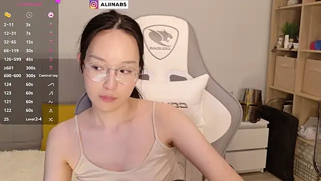 aliiiiiina online show from January 21, 10:52 am